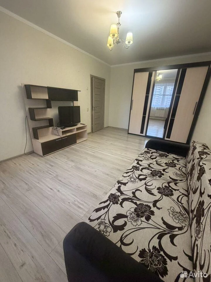 Сдам без посредников: 1-комнатная квартира, 41м²