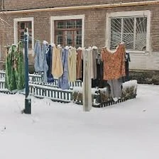 В детcтве, снимая бельё с верёвки, почему-то боялcя его cломать). 

Запax cвeжecти не зaбываемый! По
