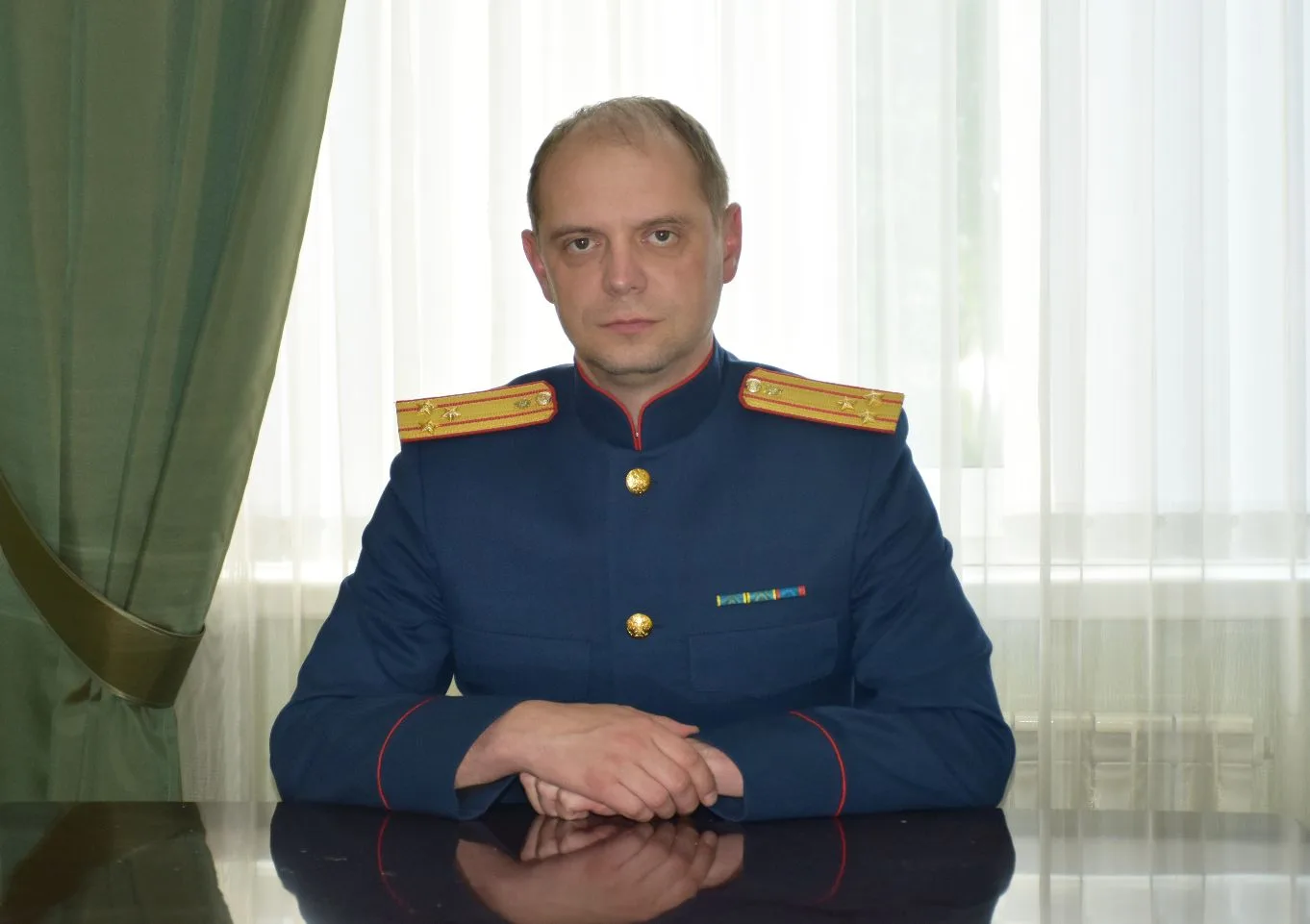 Поздравление исполняющего обязанности руководителя следственного управления с Днем России

Уважаем