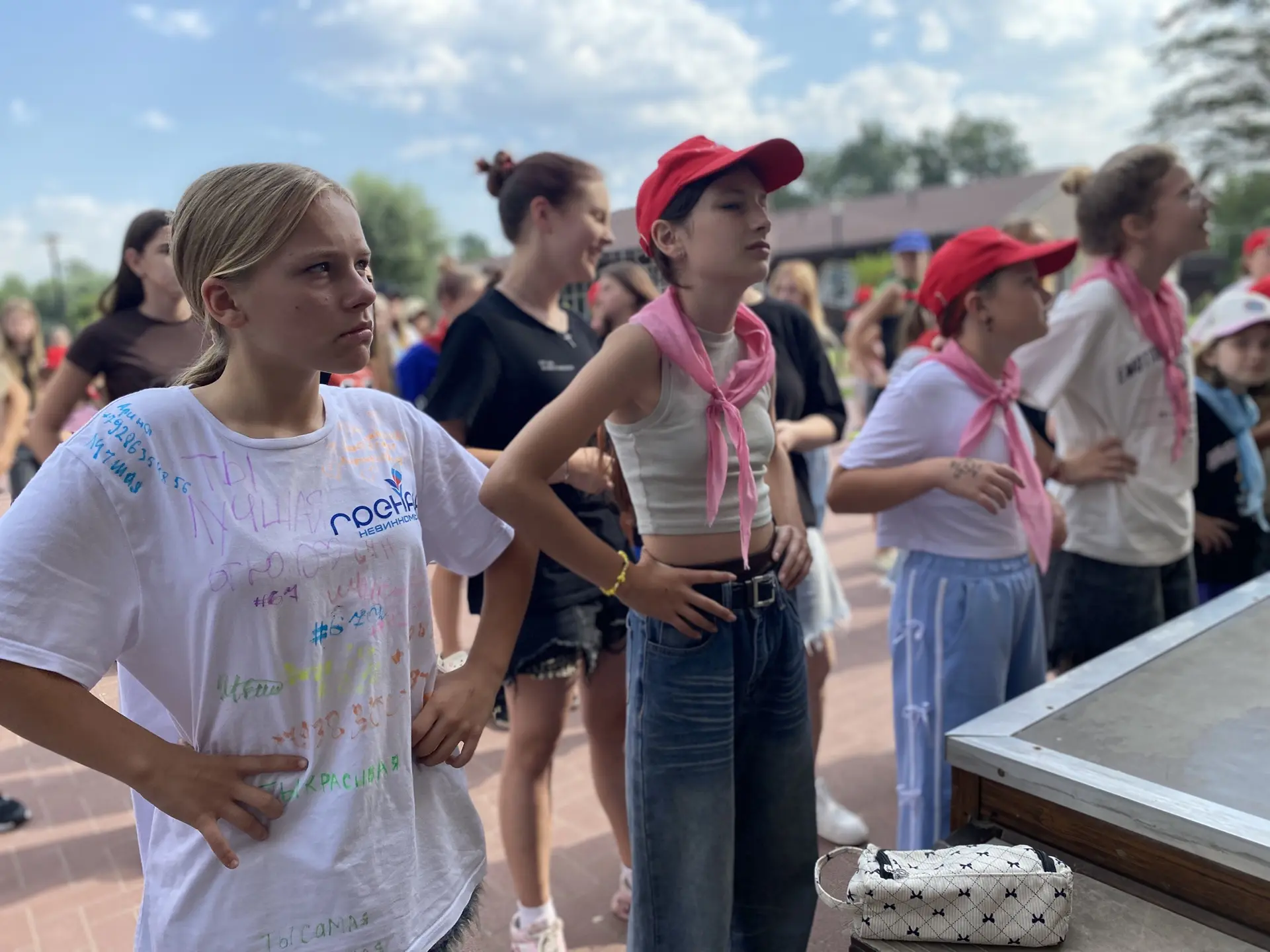 ☀️ Доброе утро, друзья! ☀️

Сегодня день в лагере начался по-настоящему бодро — мы все вместе заряди