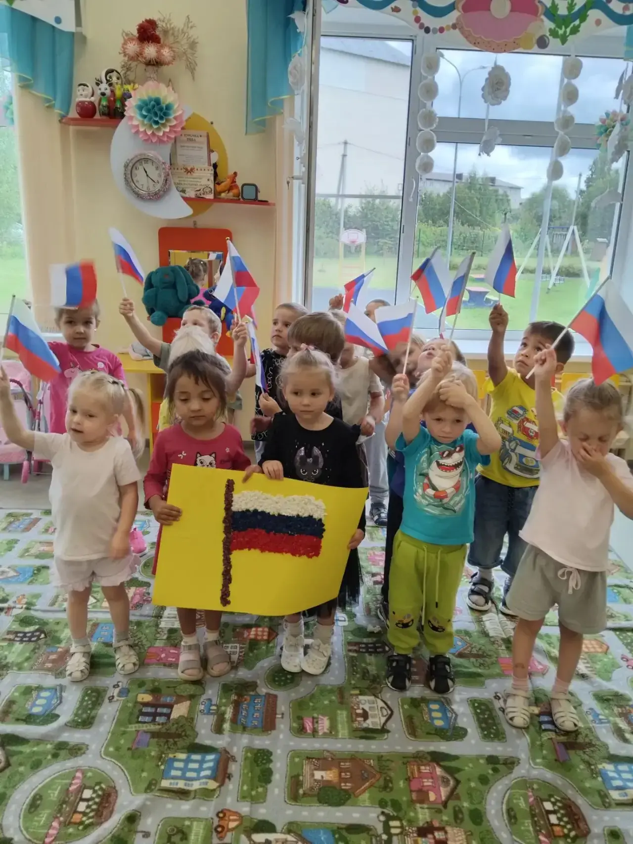 Сегодня в наших первых младших группах "Жемчужинки" и "Малышарики" прошло увлекательное...