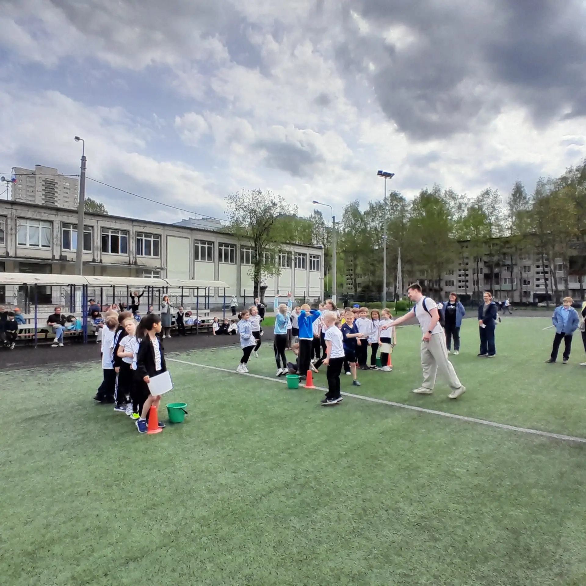 #КЛАССное_мероприятие_79школа  🏃‍♂🏃‍♀12 мая в начальной школе прошло захватывающее событие - веселые