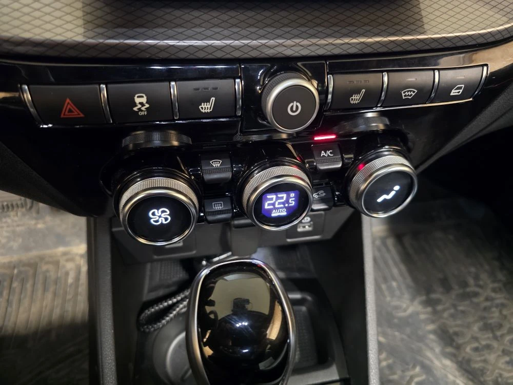 Lada Vesta NG на комплексе доработок   ✅️ Установил климат-контроль   ✅️ Установил эмулятор рулевой 