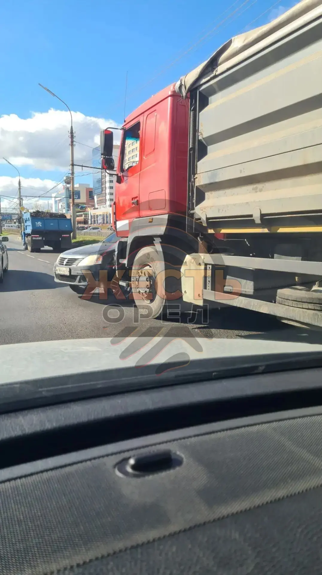 ⚡️Еще одна авария с КамАЗом произошла сегодня днём