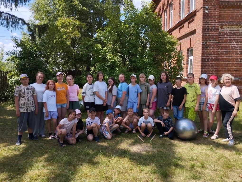 Увлекательный день в лагере "Живой родник"! ☀️

Солнечный день в нашем любимом лагере "Живой родник"