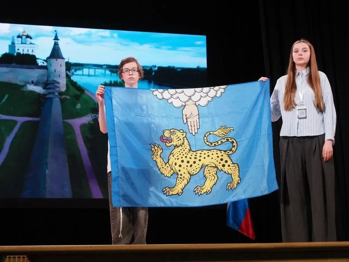 💫Верещагина Елизавета, обучающаяся 8Б курчатовского класса и Скранда Даниил, обучающийся 7К курчато