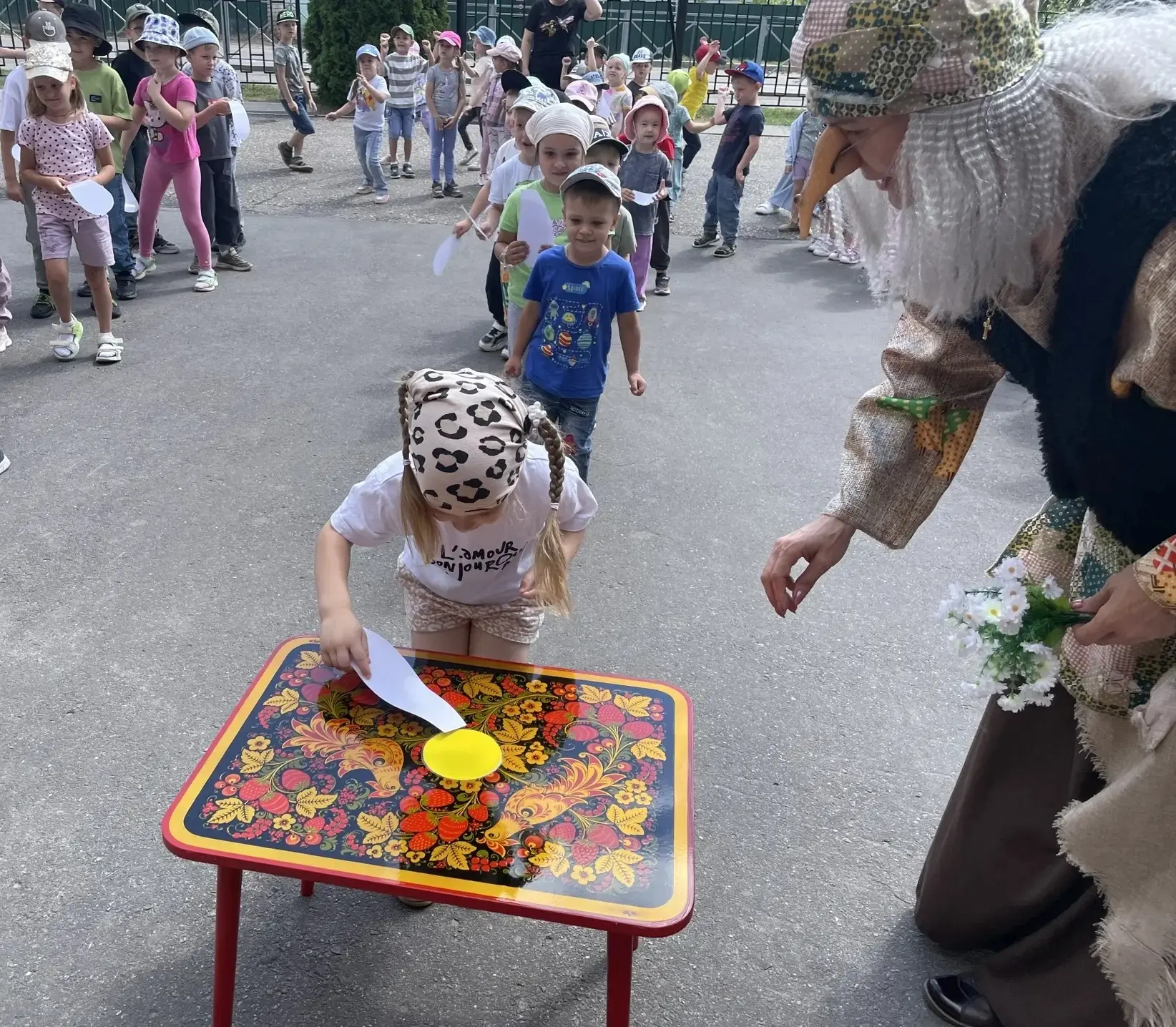 🤗🔆🌼В нашем саду прошёл тёплый и радостный праздник, посвящённый Дню семьи, любви и верности.
К ре