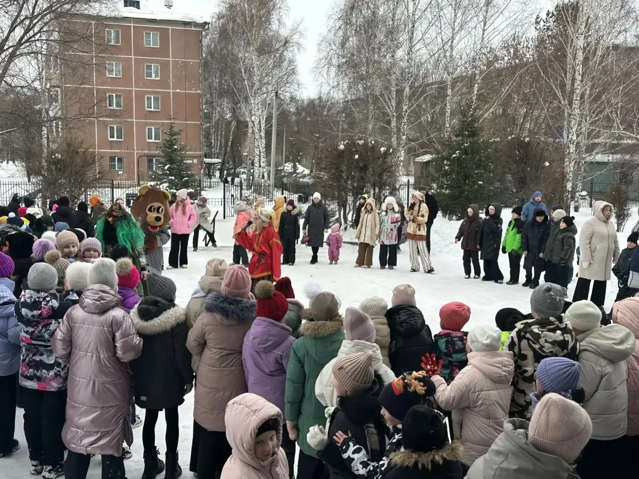 ВЕСЕЛАЯ МАСЛЕНИЦА В НАШЕЙ ШКОЛЕ☀️🥞  🌞 17 февраля, ученики 1–4 классов окунулись в атмосферу традицио