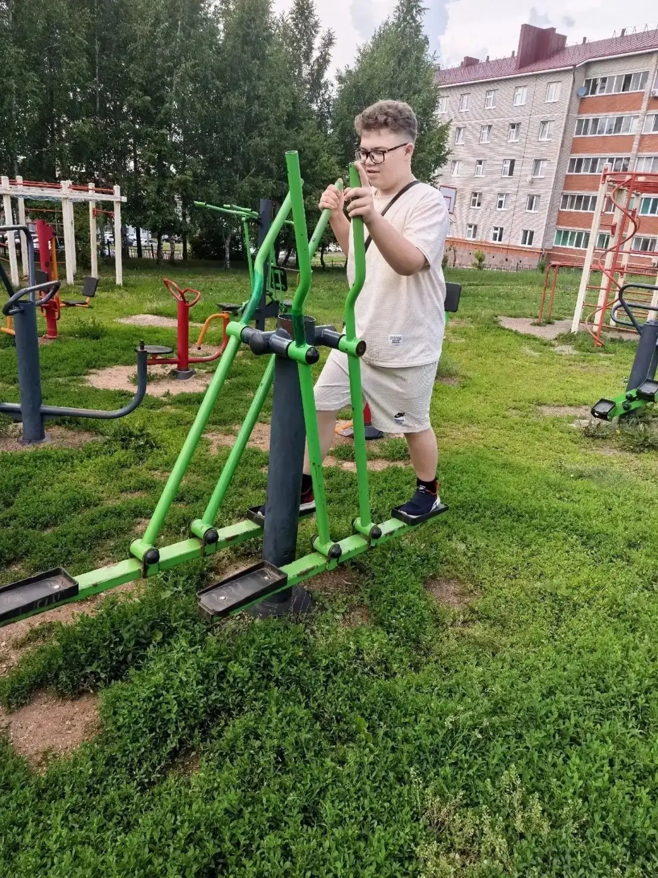 Ни дня без движения! 🏃‍♂️💨

Именно под таким девизом пролетают летние каникулы наших учеников. Пок