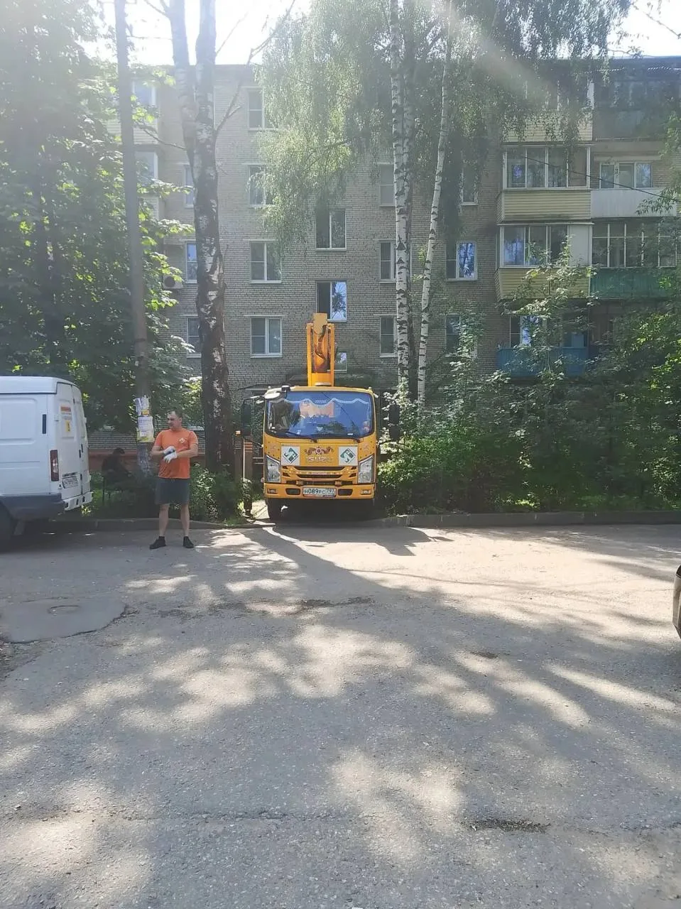 Ведем работы по восстановлению козырьков 👌

🏡ул. Строительная д. 2Б