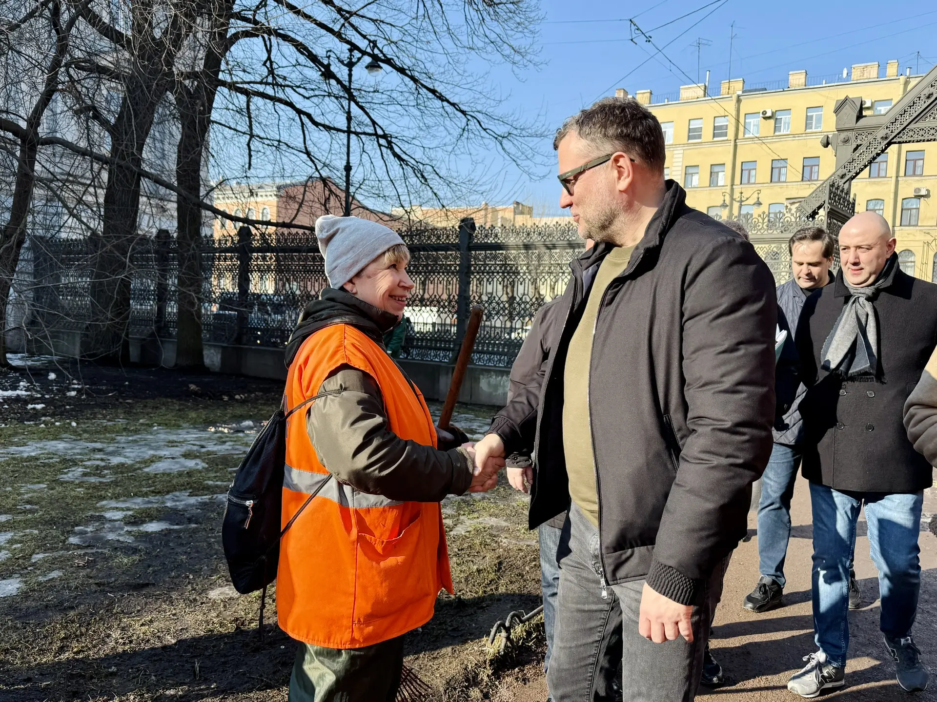 Доброго солнечного субботнего дня! ☀️  Сегодня в рабочих планах — проинспектировать два района: Цент