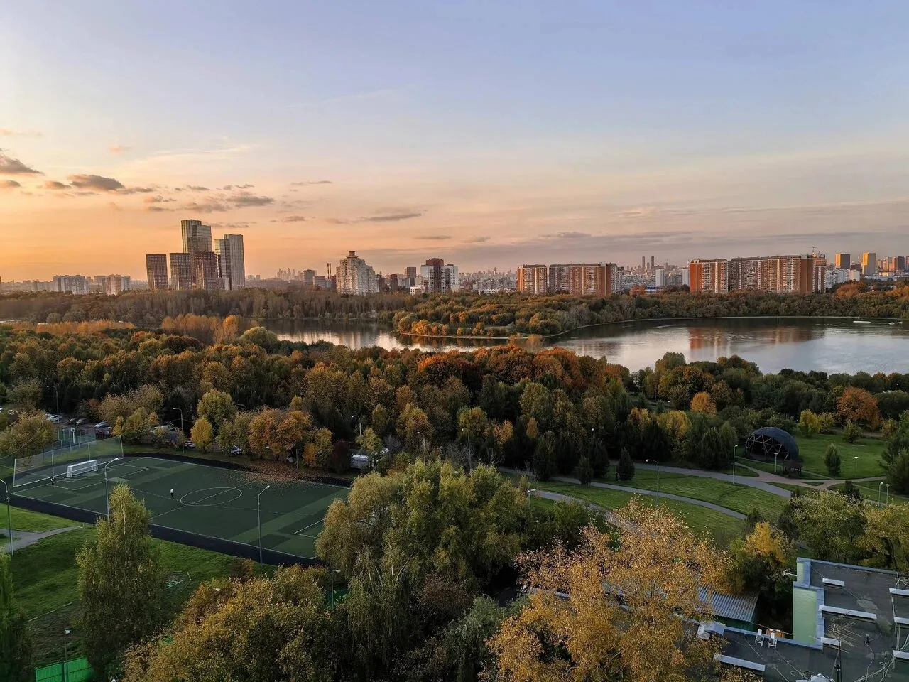Волшебный вид с высоты сфотографировала Ксения Крестникова 📸 Обратите внимание на краски!