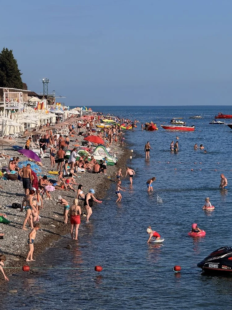 ПОШЛА ЖАРА ❤️‍🔥🌊


🔥Отдыхающих уже прилично 🔥Море приятное по температуре 
🔥Солнце греет 
🔥Каф