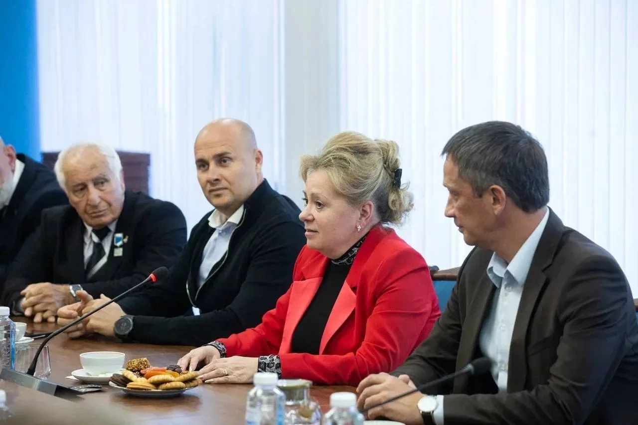 Глава Анапы встретилась со спортсменами, участниками чемпионатов мира и Европы.