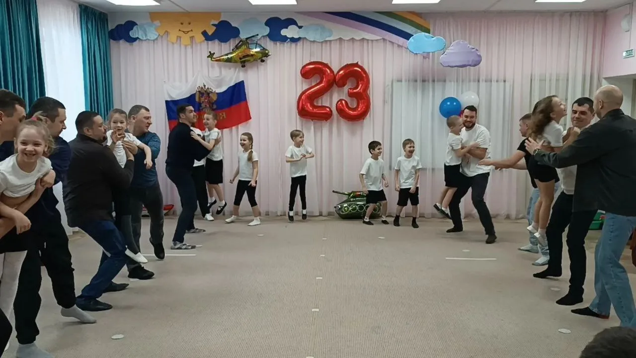 🎉 В нашем дошкольном отделении гимназии прошел замечательный спортивный праздник «Я как папа», посвя