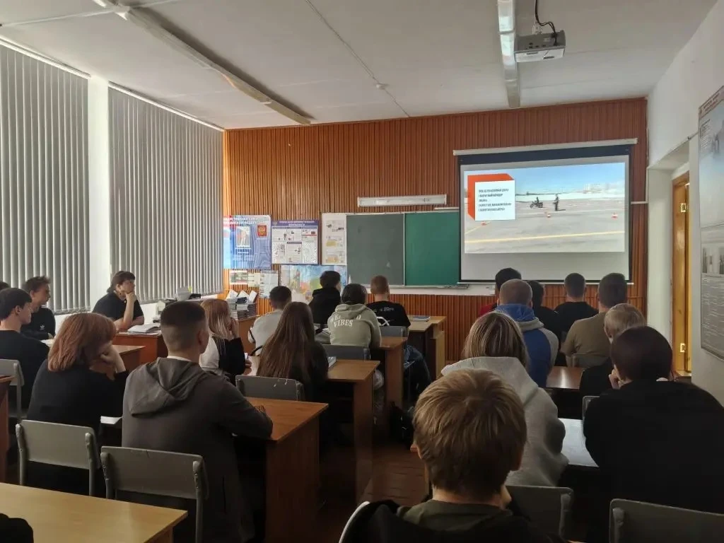 🛣️БЕЗОПАСНОСТЬ НА ДОРОГЕ🛣️

В #ОТССТ прошёл профилактический урок для обучающихся 1 курса, который