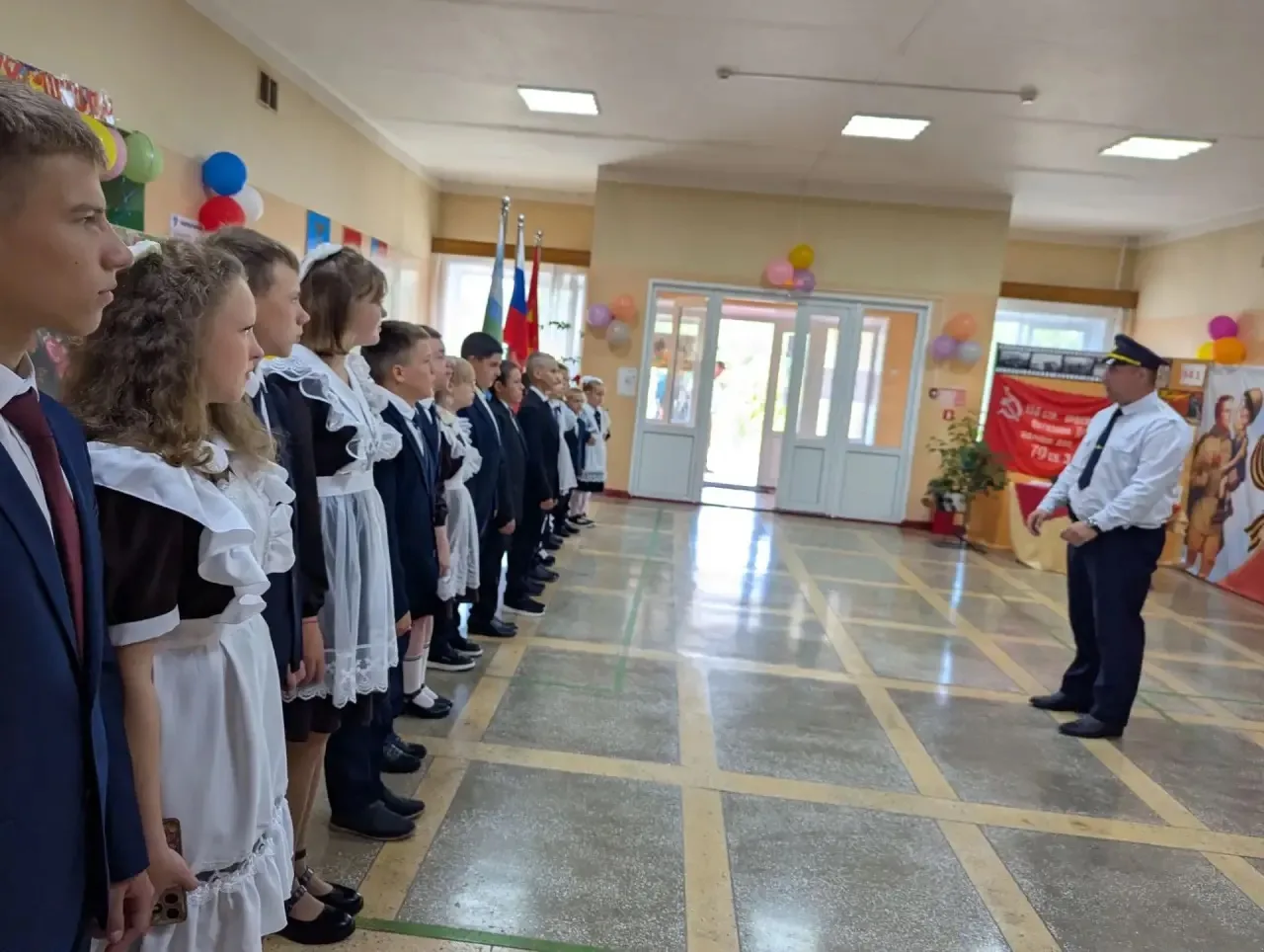 Сегодня в нашей школе проведена линейка безопасности по соблюдению правил дорожного дви...