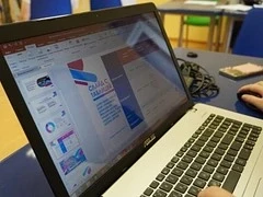 🛸БОРЕМСЯ С КОСМИЧЕСКИМ МУСОРОМ!
 
♻Участники лаборатории «Дальний космос» работают над кейсом от Шк
