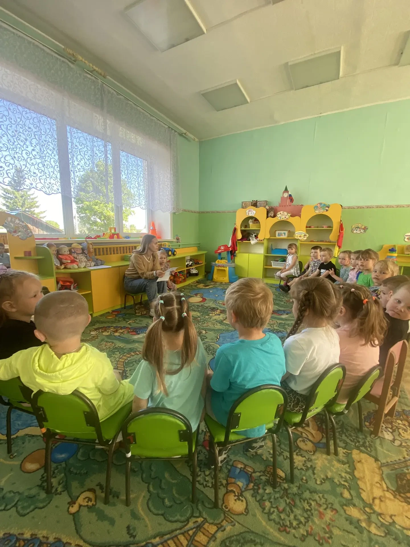 📅 3 июня — День книжек-малышек!

Сегодня с детьми второй младшей и средней-старшей групп читали люб