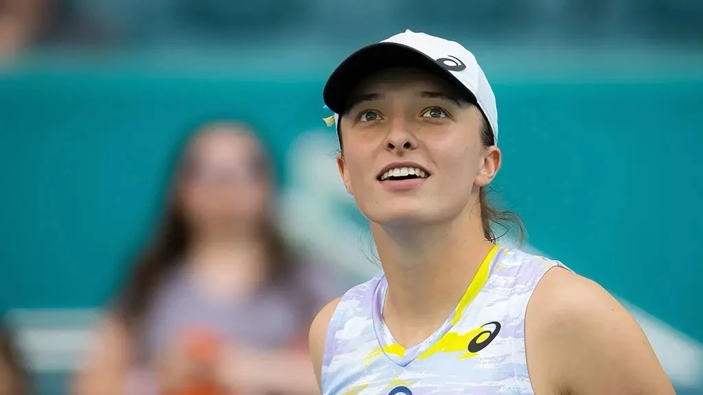 🎾 Швёнтек — о тренировке с Джоковичем: «Он лучший в приёме подачи»