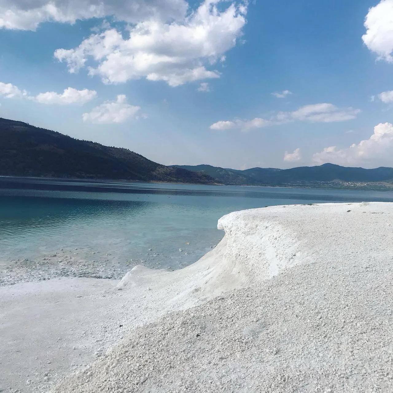 🏞️ Неудивительно, что озеро Салда стало значимой, хотя и малоизвестной достопримечател...