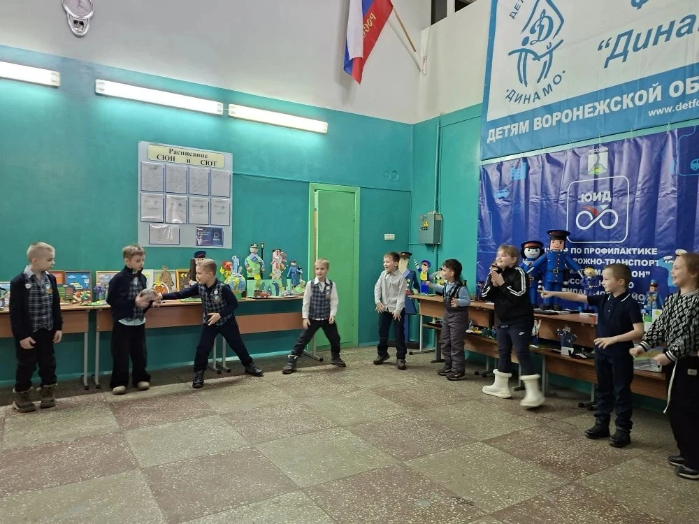 ✅💐В нашем 1а классе прошёл весёлый и яркий праздник «А ну‑ка, девочки!», приуроченный к Международно