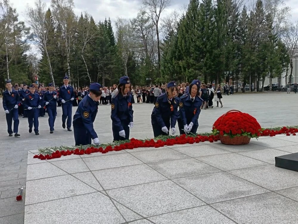 🇷🇺 МЫ ПОМНИМ  ⭐ В преддверии Дня Победы Гимназисты 6-х и 7-х классов, вместе с классными руководител