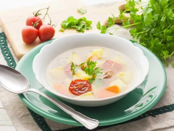 🍲 Суп из консервированного тунца.  Ингредиенты:  • Вода – 1 л • Тунец консервированный в собственном