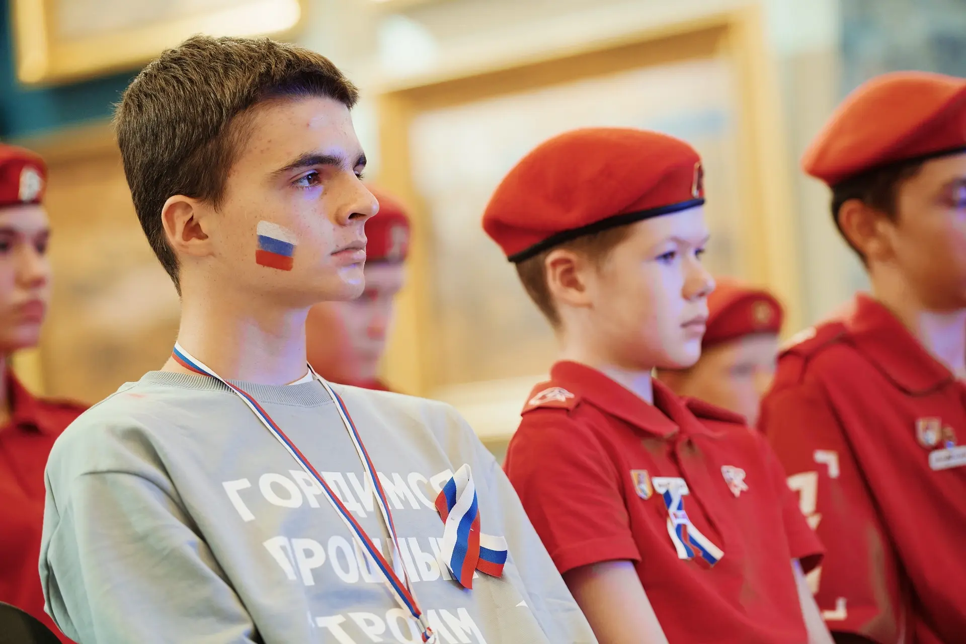 🇷🇺 #МолодёжьСевастополя присоединилась к праздничному мероприятию «Флаг Родины»