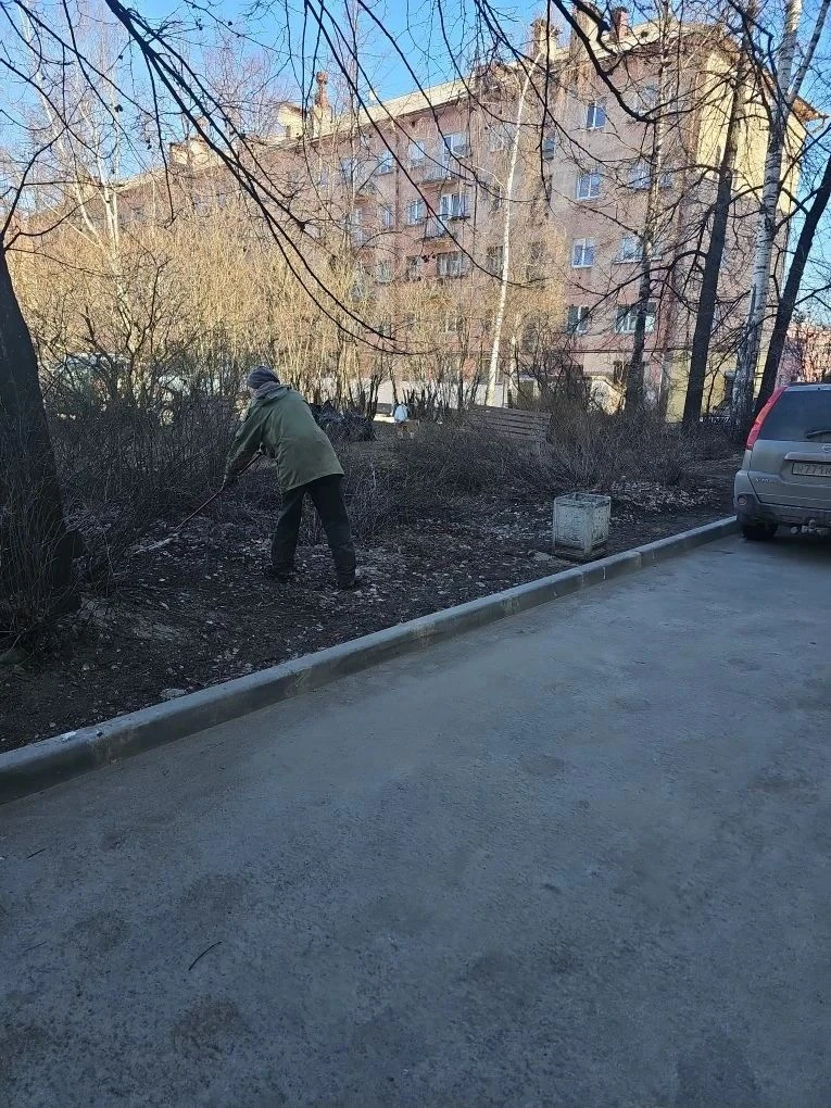 Субботник на МКД №28 по пр.Ленина.