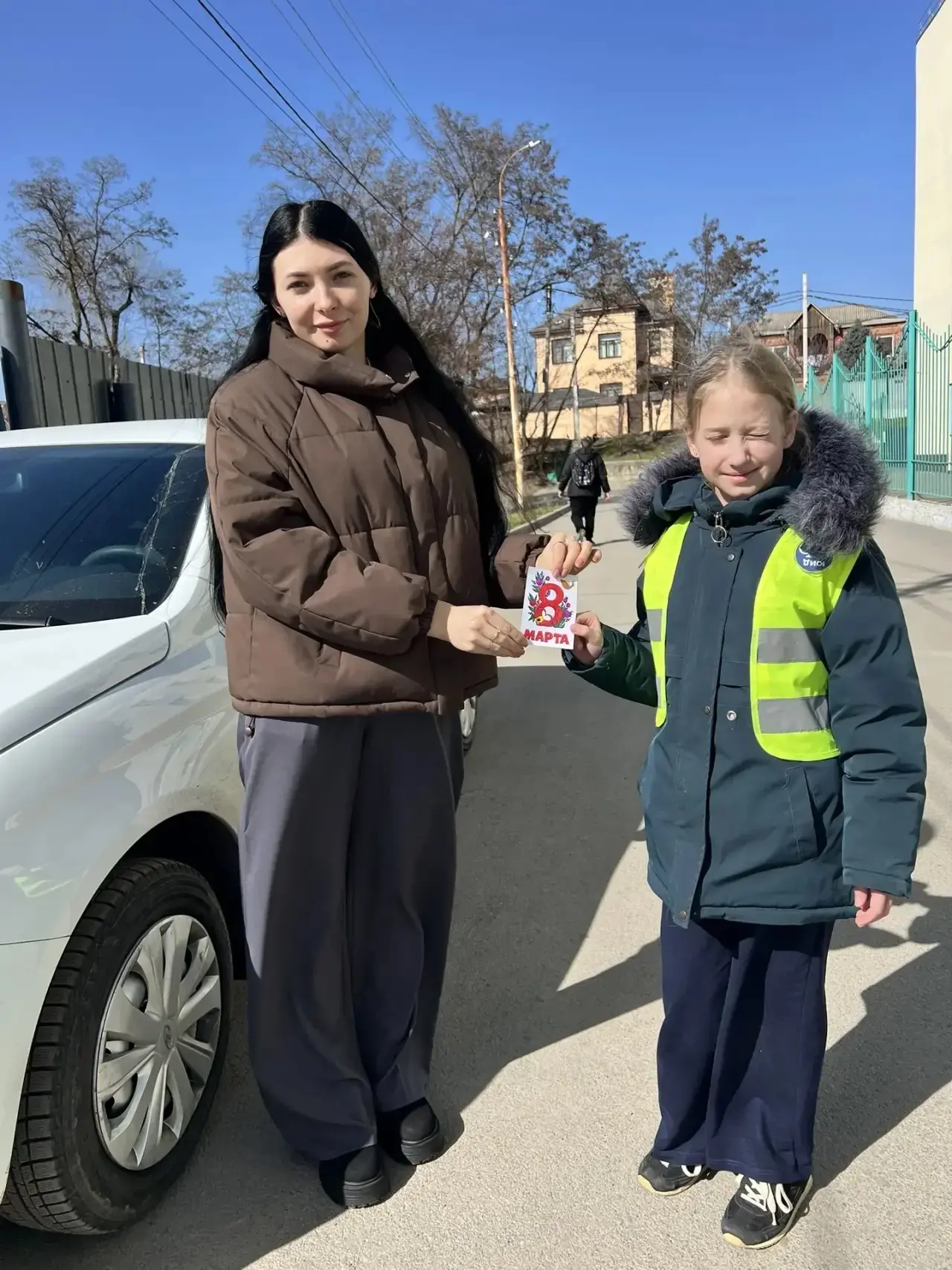 Юные инспекторы движения нашей школы активно приняли участие  в общегородской акции ЮИД «Женщины за 
