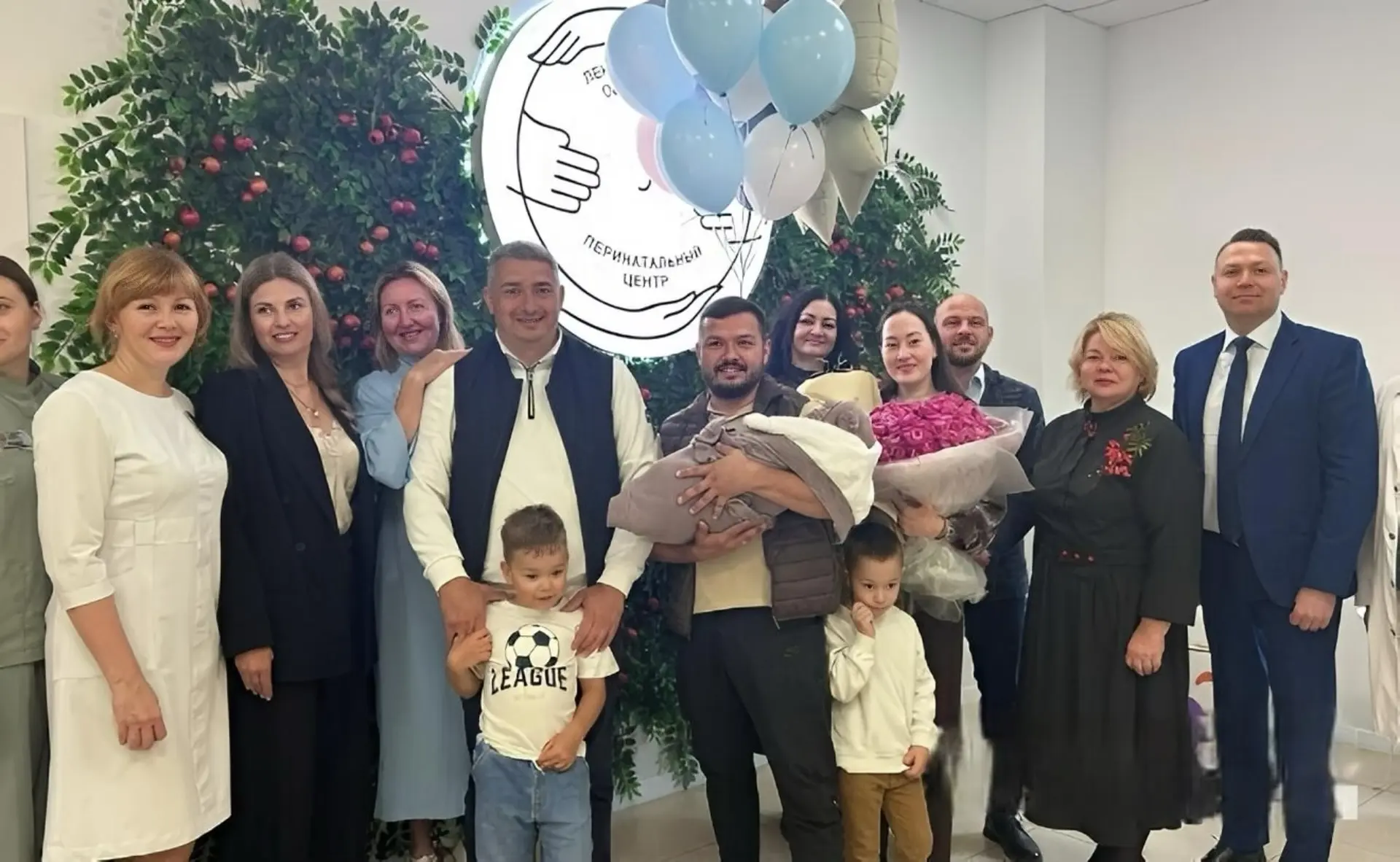 В Ленинградском областном научно-клиническом перинатальном центре в Гатчине родился 25-...