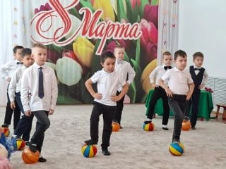 В подготовительной к школе группе N 4 МАДОУ 51 г.Салавата прошёл праздничный утренник, ...