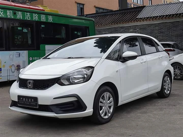 🚗 Honda Fit из Китая

📌 Один из лучших в своем классе.
📌 2023г.
📌 1.5л 124 л.с.
📌 Экономичный и