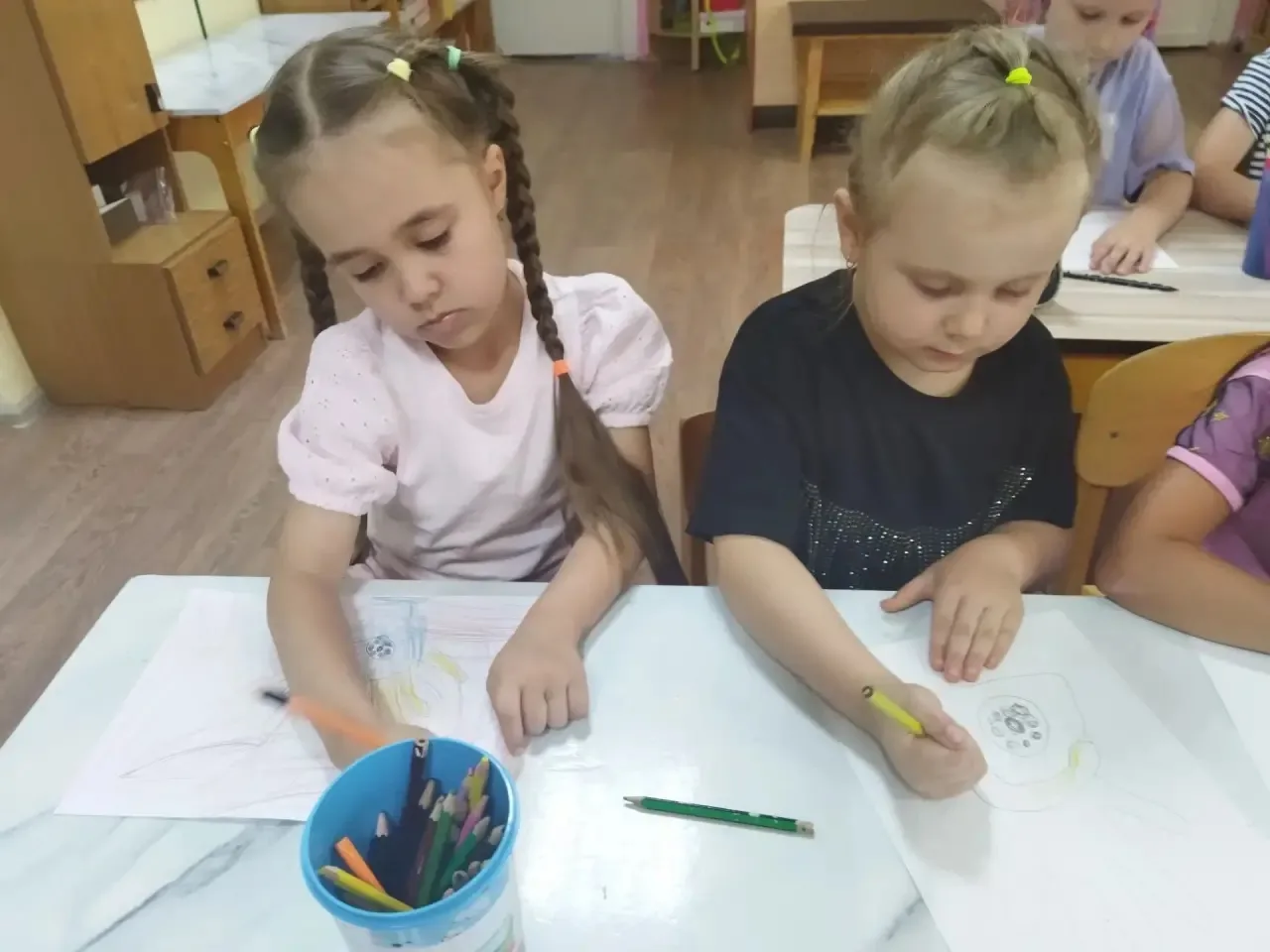 В нашей группе прошло очень важное и трогательное занятие. Мы говорили с ребятами о дружбе, поддержк