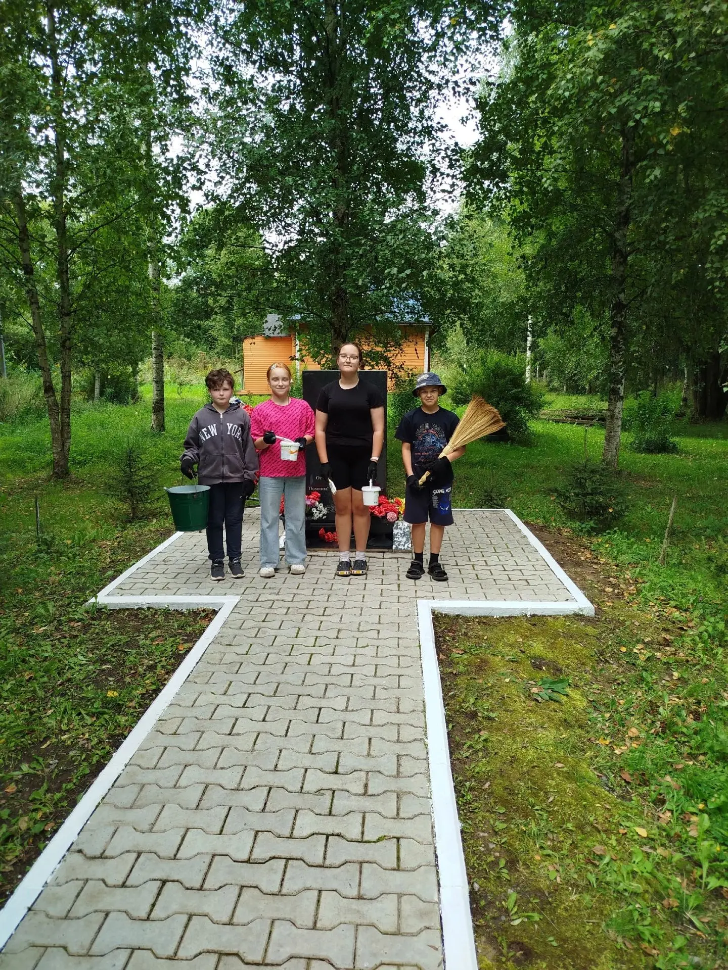 Сегодня  молодые активисты ТОС "Трегубово"сделали очень значимое  дело!
