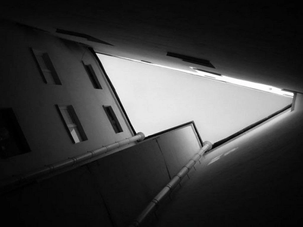 Атмосферные дворы-колодцы Петербурга.
Фотограф - Олег Верещагин.

Arsmundi