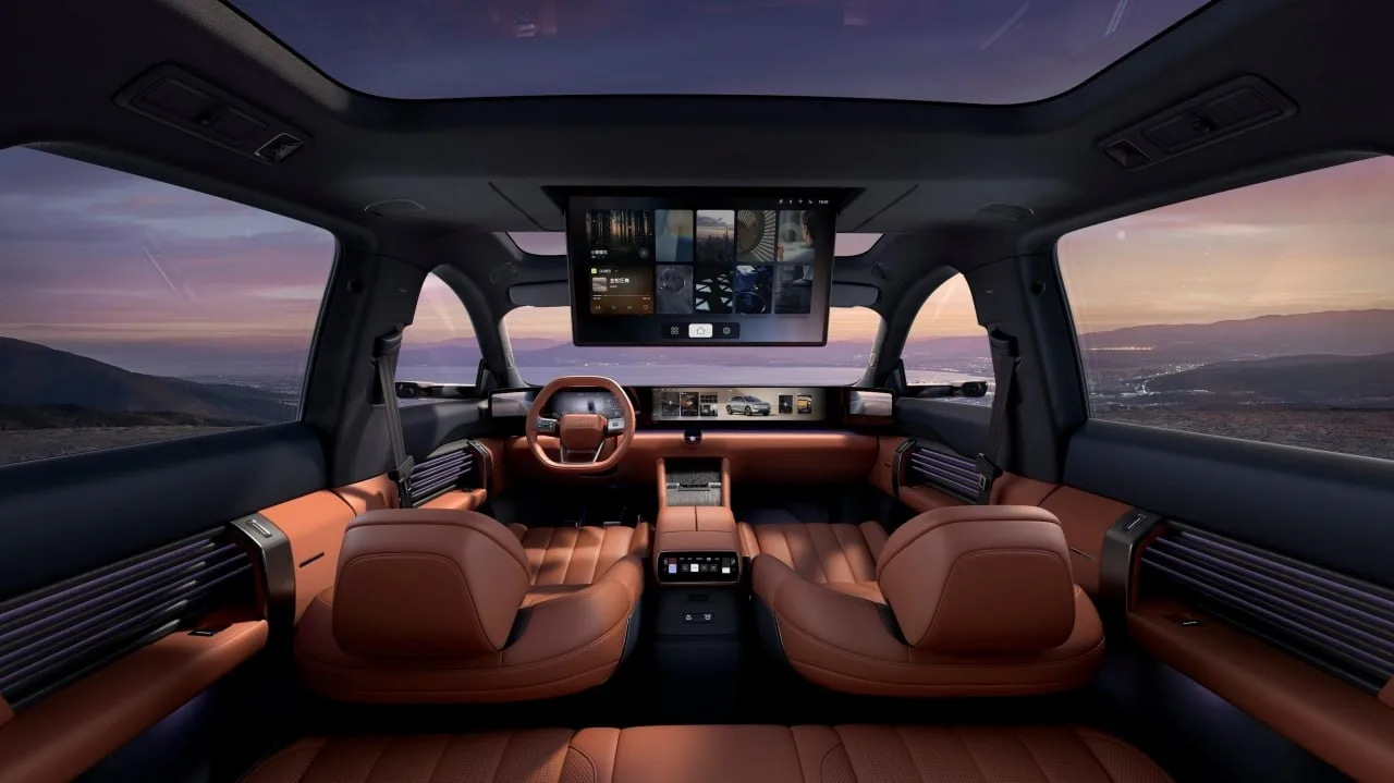 Китайская AUDI (тот самый суббренд без колец) представила второе авто — кроссовер E7X.  В пятиметров