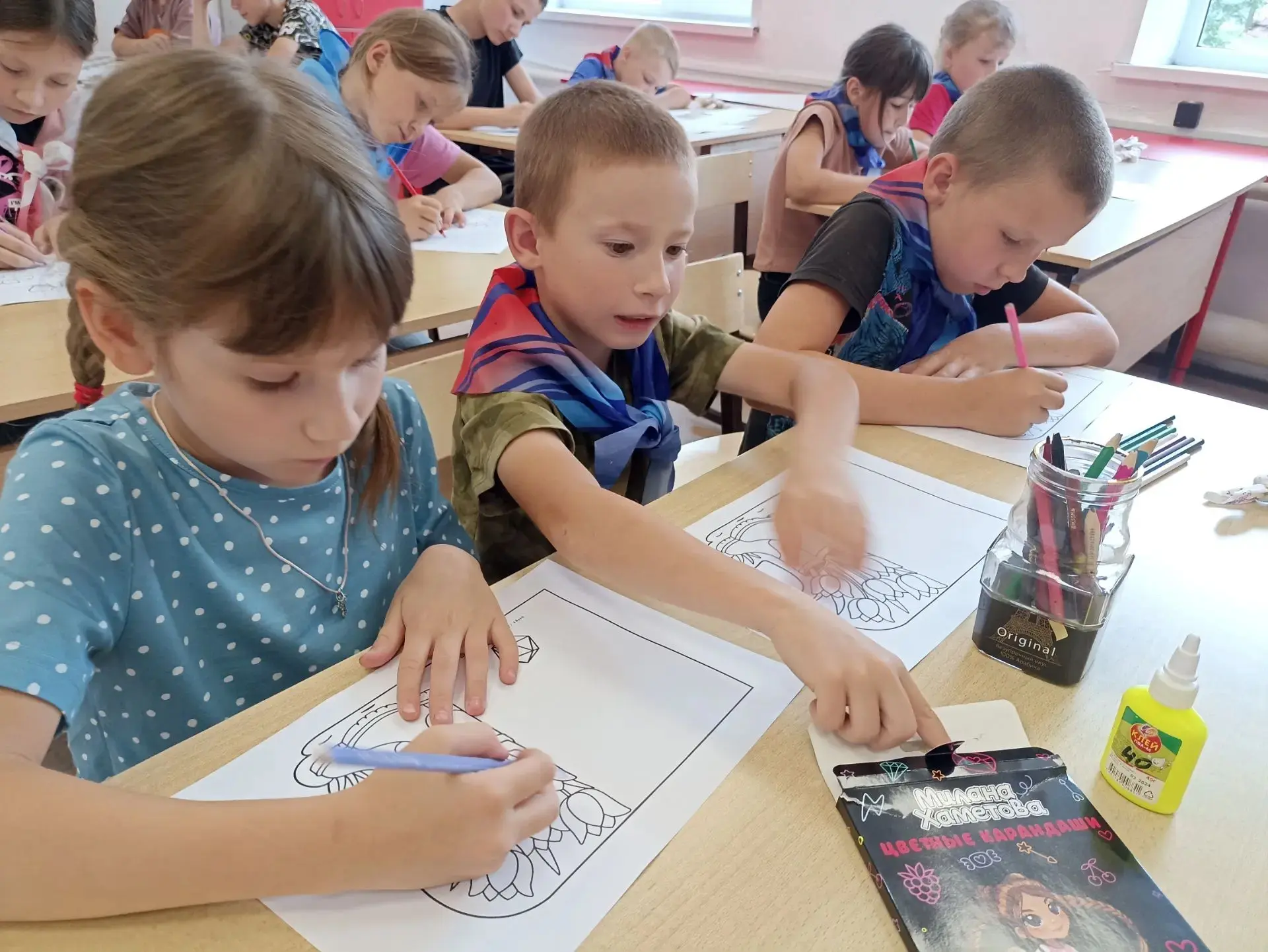 🦅 13-й день «Орлятской смены»!🎈

📣Сегодня наши орлята заряжались энергией⚡️ на зарядке, создавали