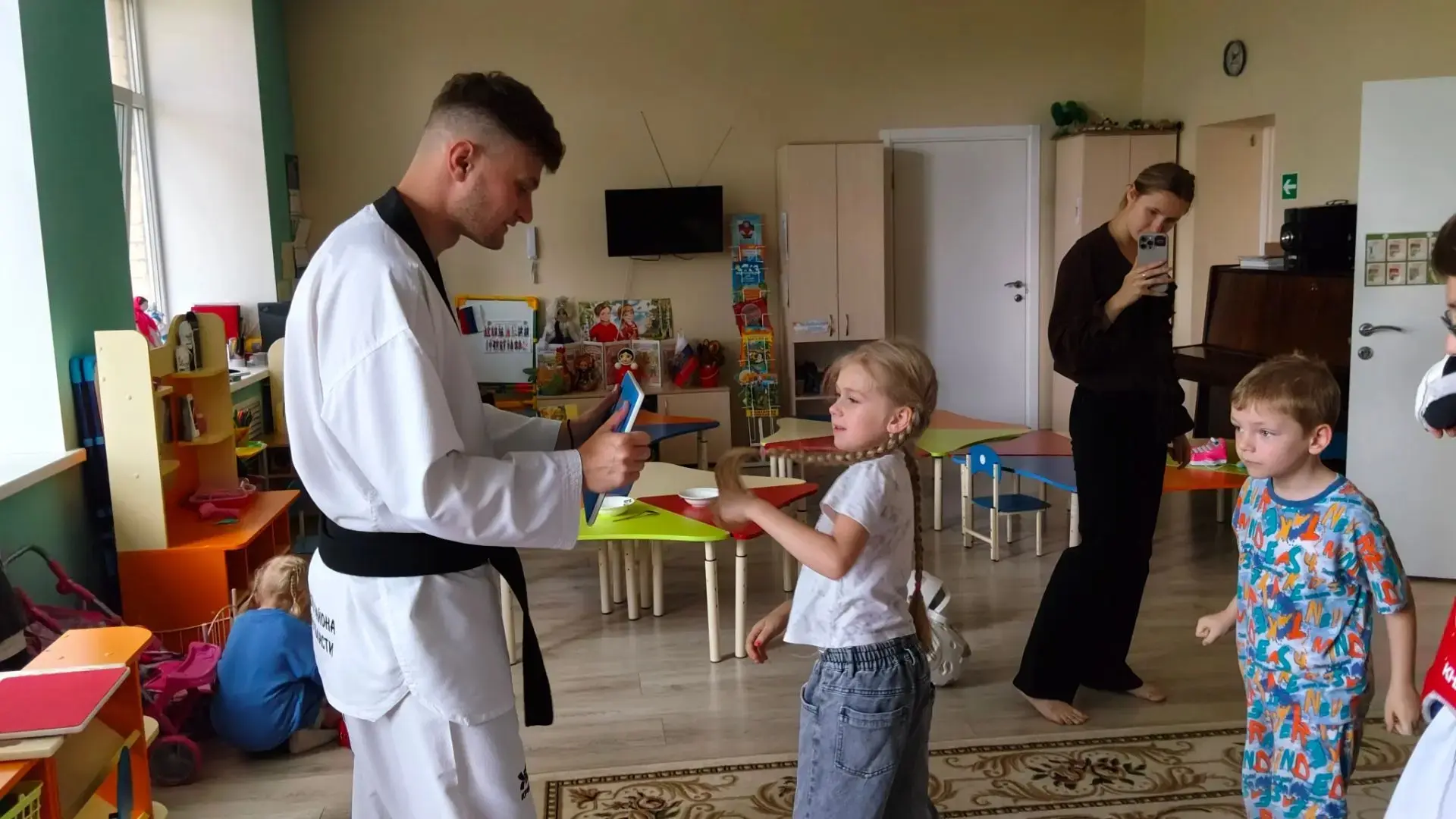 Недавно в нашем детском саду состоялся мастер-класс по тхэквондо! 🥋 Ребята с большим интересом осва