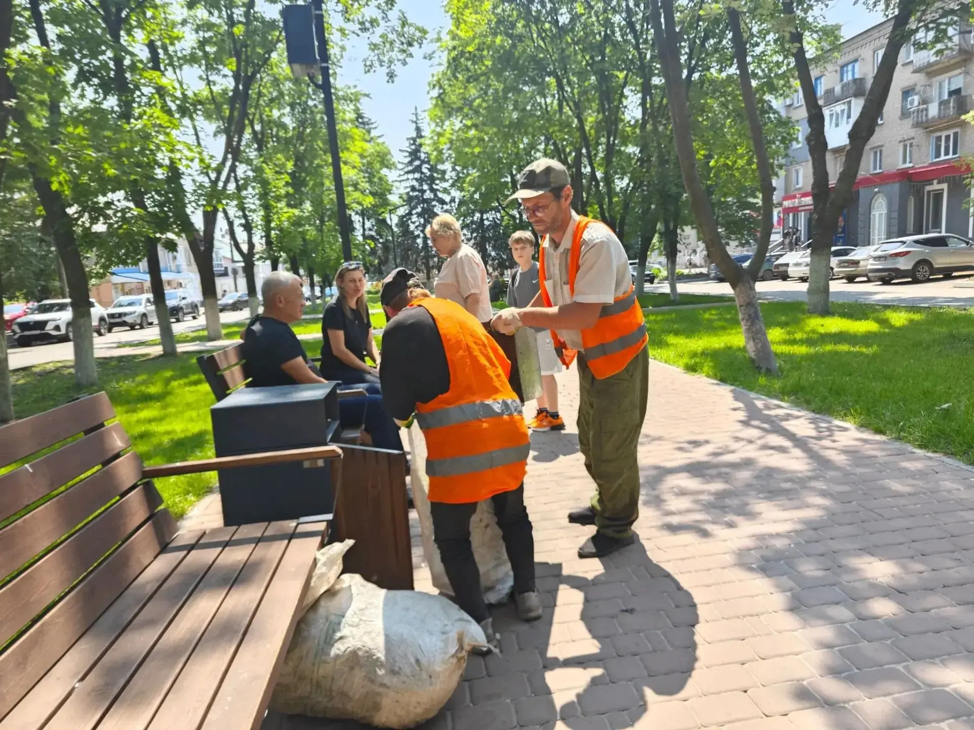 ЕЖЕДНЕВНО ДЕРЖУ ПОД КОНТРОЛЕМ РАБОТУ КОММУНАЛЬНЫХ СЛУЖБ