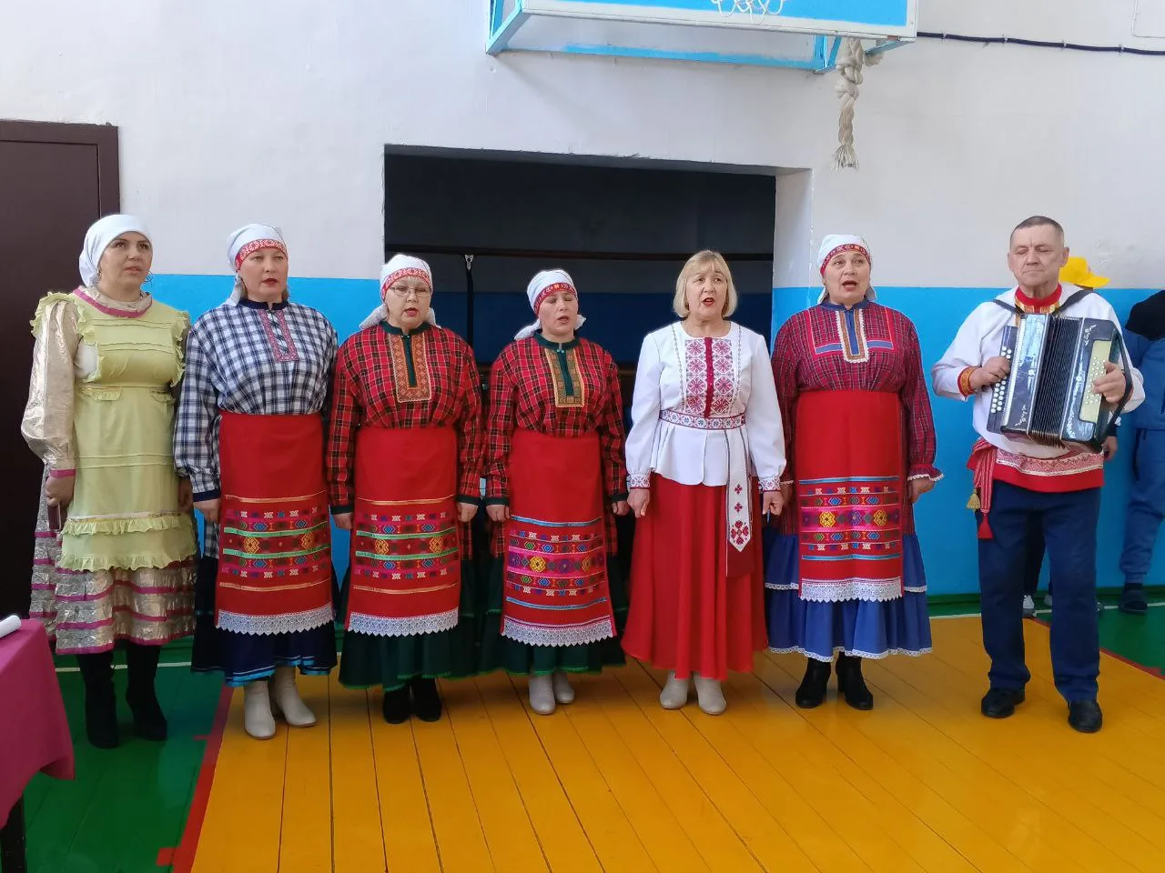Сегодня в Шераутской школе проходит волейбольный турнир, посвящённый памяти почётного г...