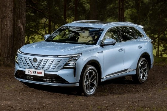 Кроссовер Changan CS75Plus получил прописку на "Автоторе" и подешевел