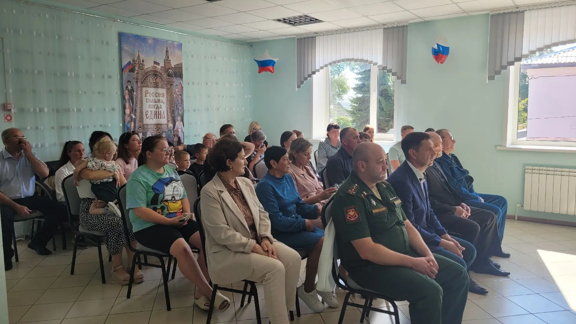 Вечная память и низкий поклон: в Болотнинском районе семьям погибших героев вручили гос...