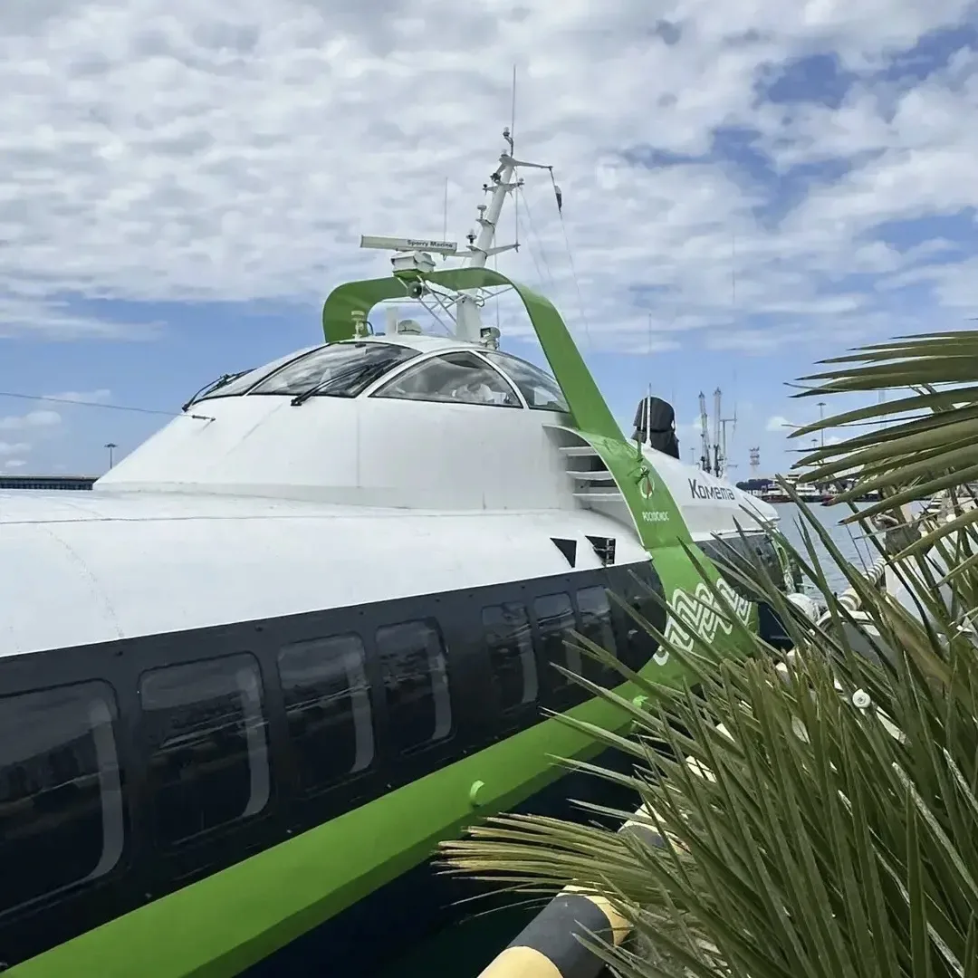 🚤 Скоростные „Кометы“ продолжат бороздить Чёрное море до конца октября