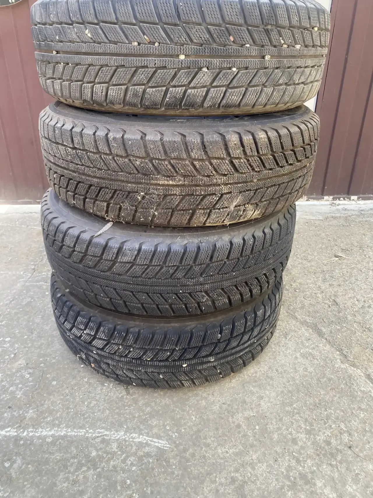 Продам зимнюю резину на дисках r14