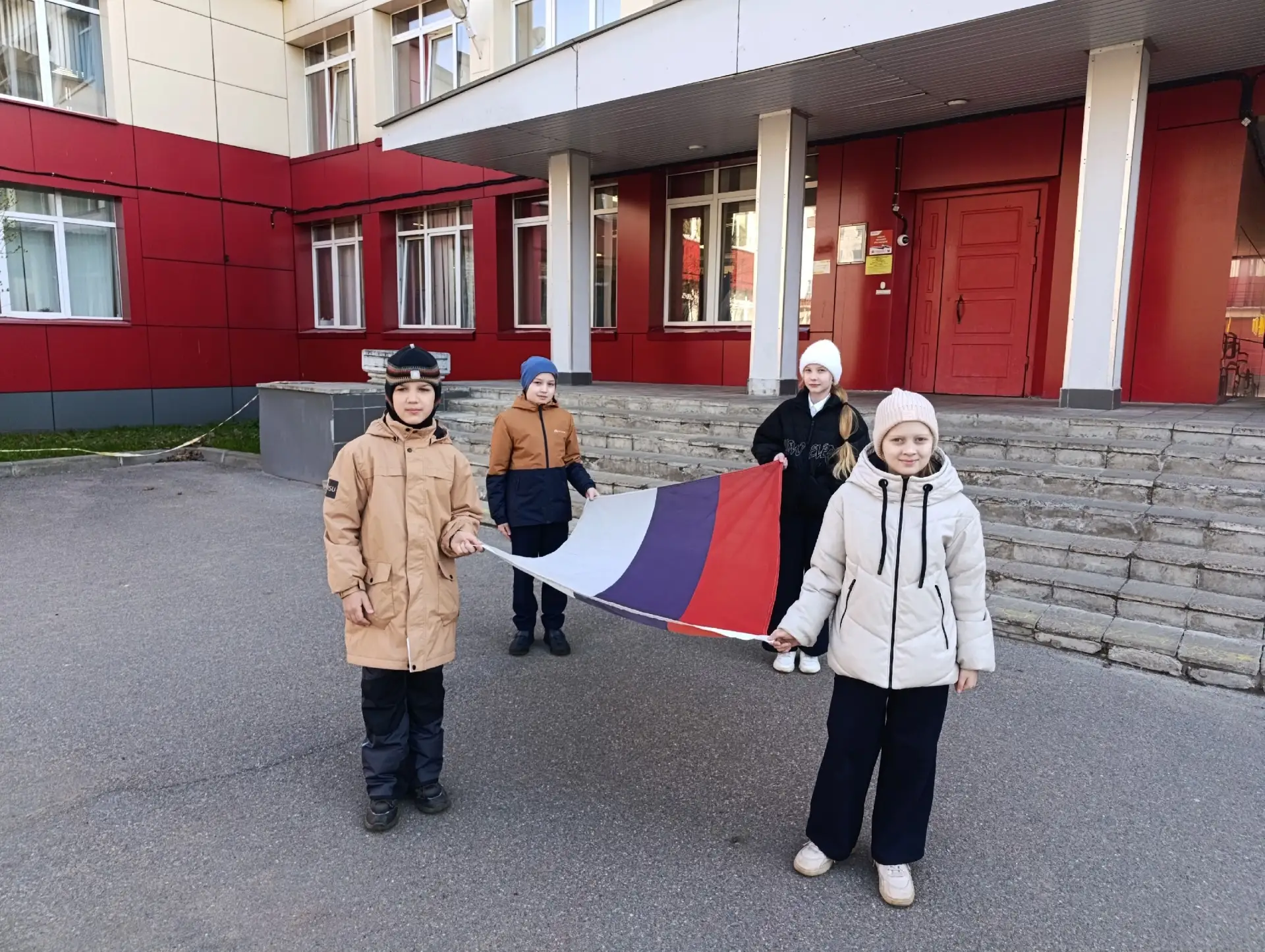 #Школа345 💫20 апреля 2026 года 💫ПОНЕДЕЛЬНИК  Утро началось с торжественной церемонии поднятия Госуда