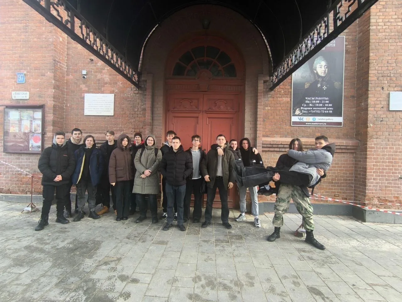 Культурная перезагрузка 🎨   🏛️ Иногда полезно поставить учебу на паузу и просто посмотреть на что-то