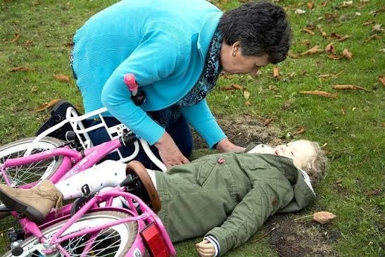 💢 На Урале детский лагерь выплатит миллион за падение школьницы с велосипеда