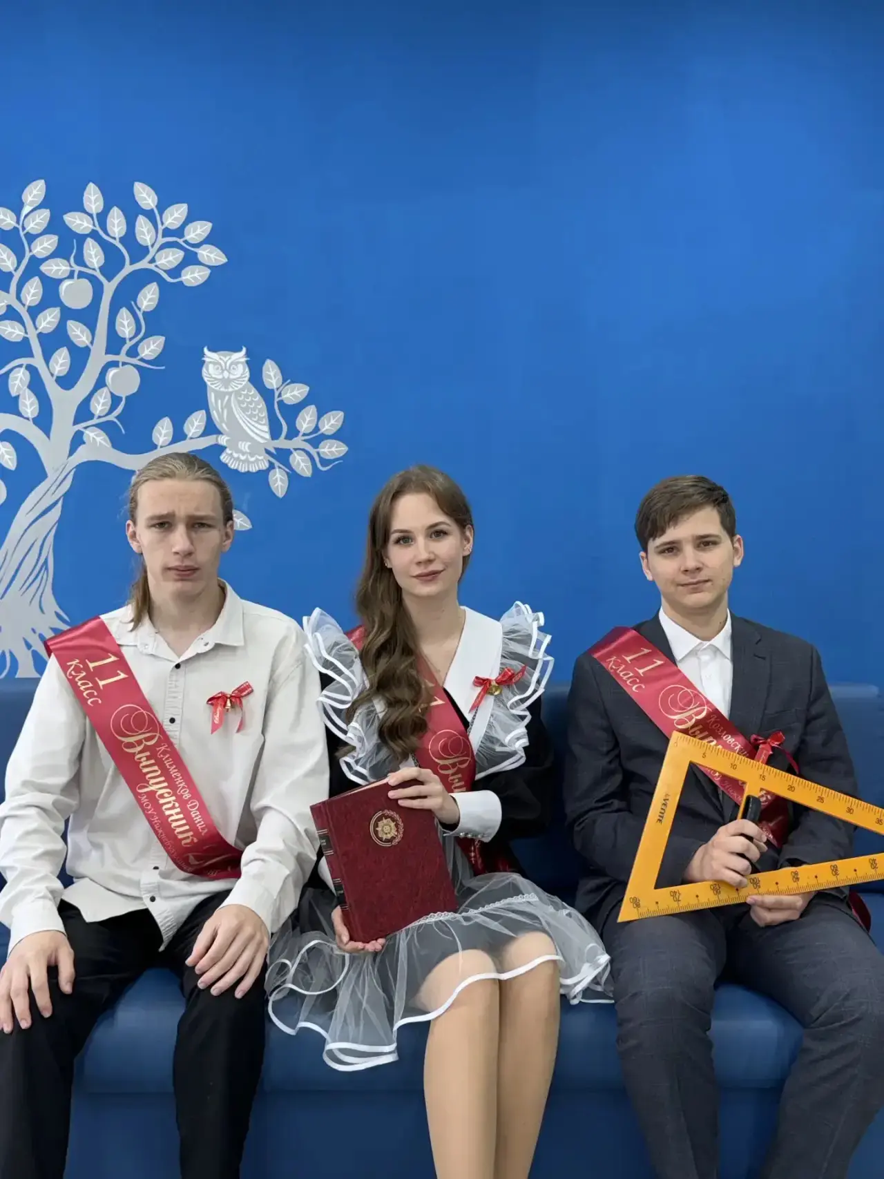 Дорогие выпускники, родители и педагоги! Видеть как вчерашние первоклассники превращаются в таких яр